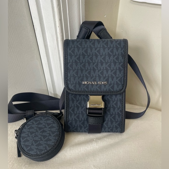 Michael Kors Slim Crossbody bag with a removable coin purse. NWOT - Picture 9 of 11